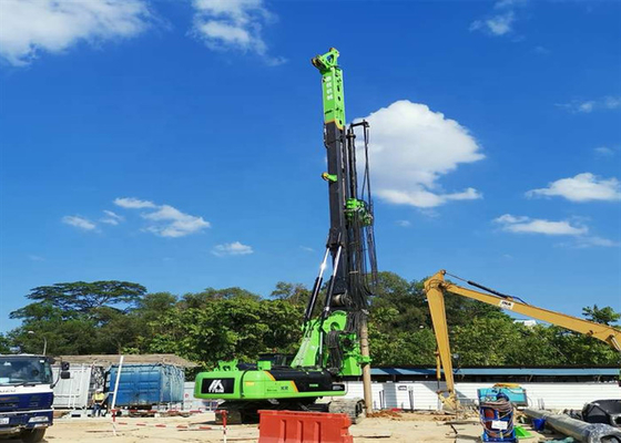 51m 220kNm 수력 회전 시추 건조물의 지주 장비 나사송곳 드릴 기계 34.3MPa